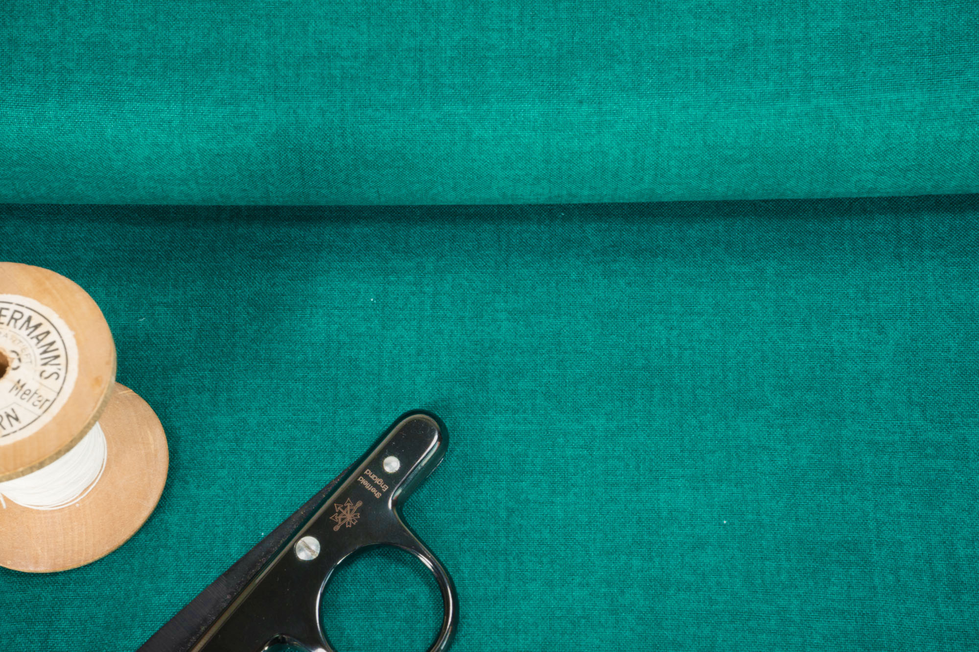 makower Linen Texture 60 Shades Mineral Teal 1473 T8