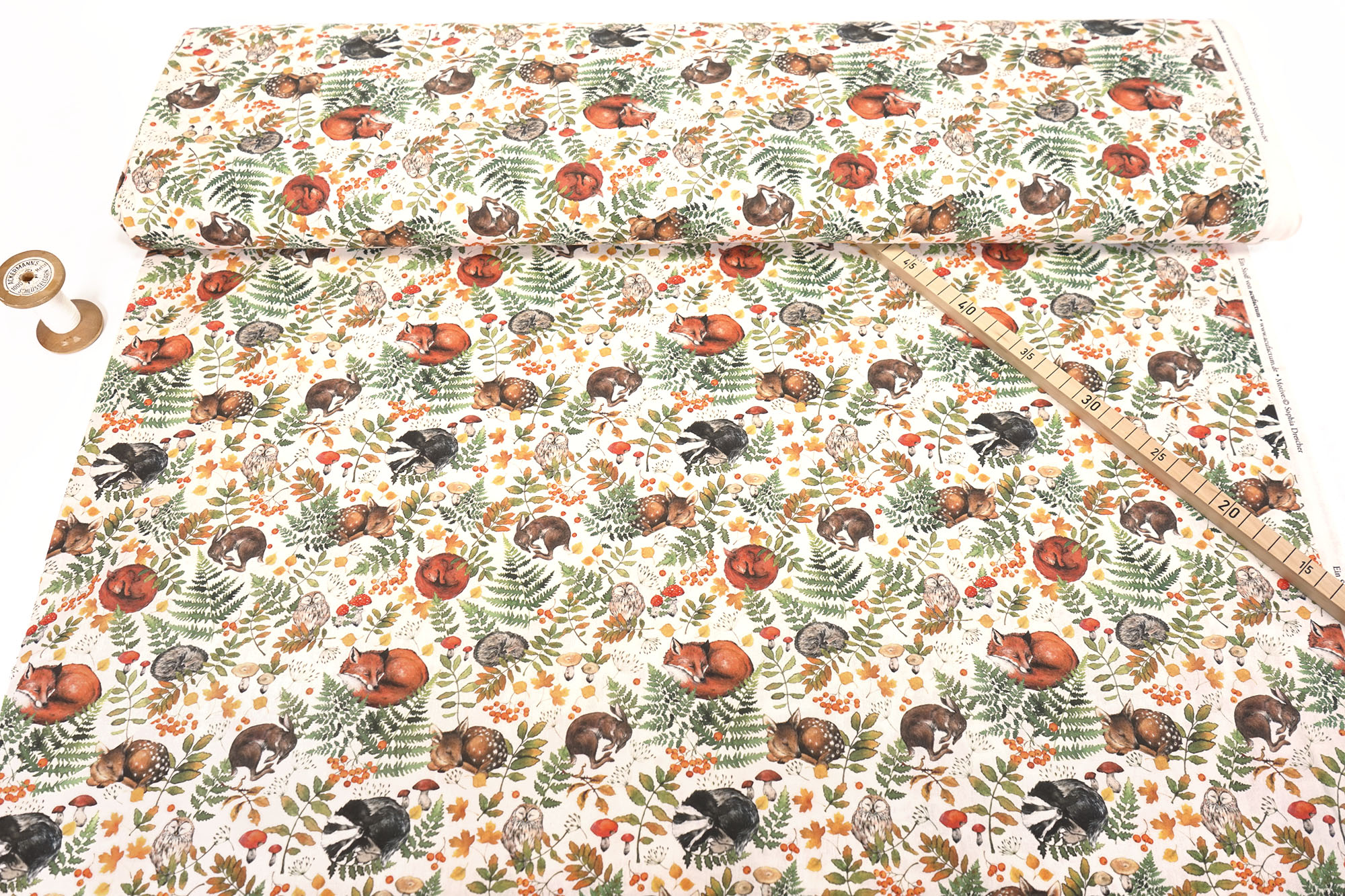 Acufactum • Baumwollstoff • Schlafende Tiere • by Sophia Drescher