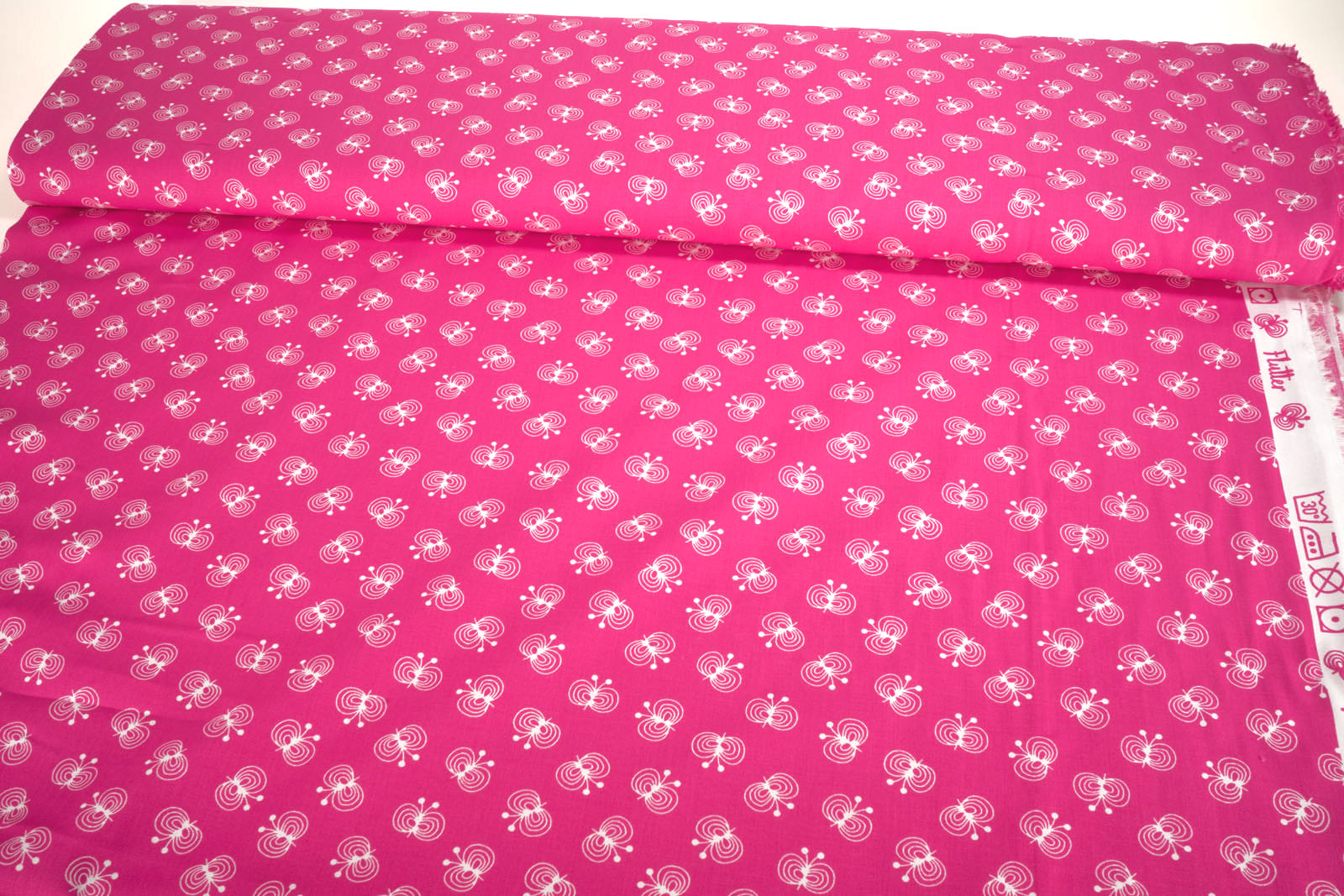 Baumwollstoff Schmetterlinge weiß auf pink