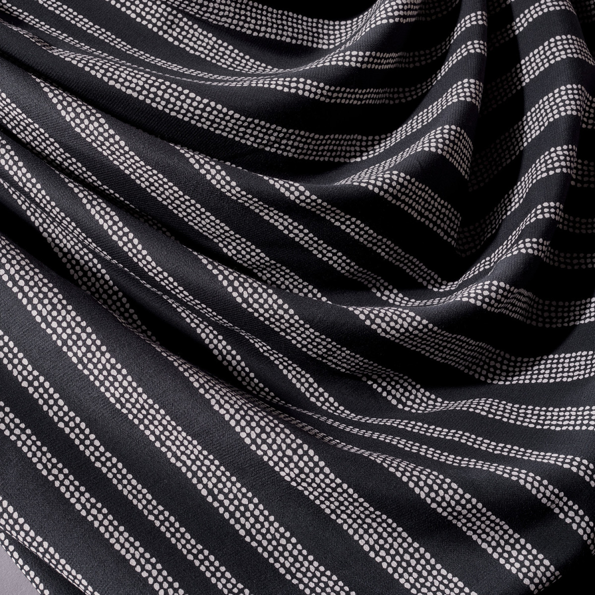Atelier Brunette • Gaïa • Deep Charcoal • EcoVero™