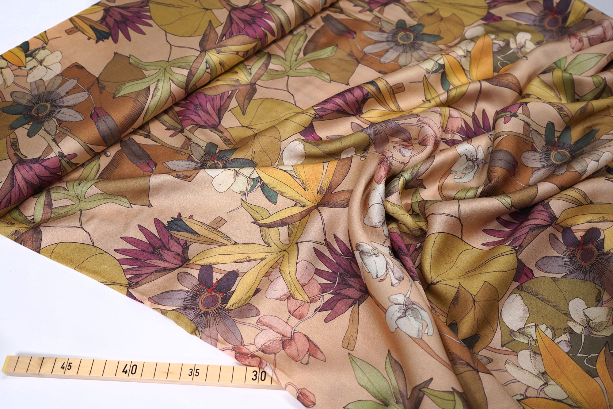 C. PAULI • Tropical Flowers • Viskose-Satin • EcoVero™