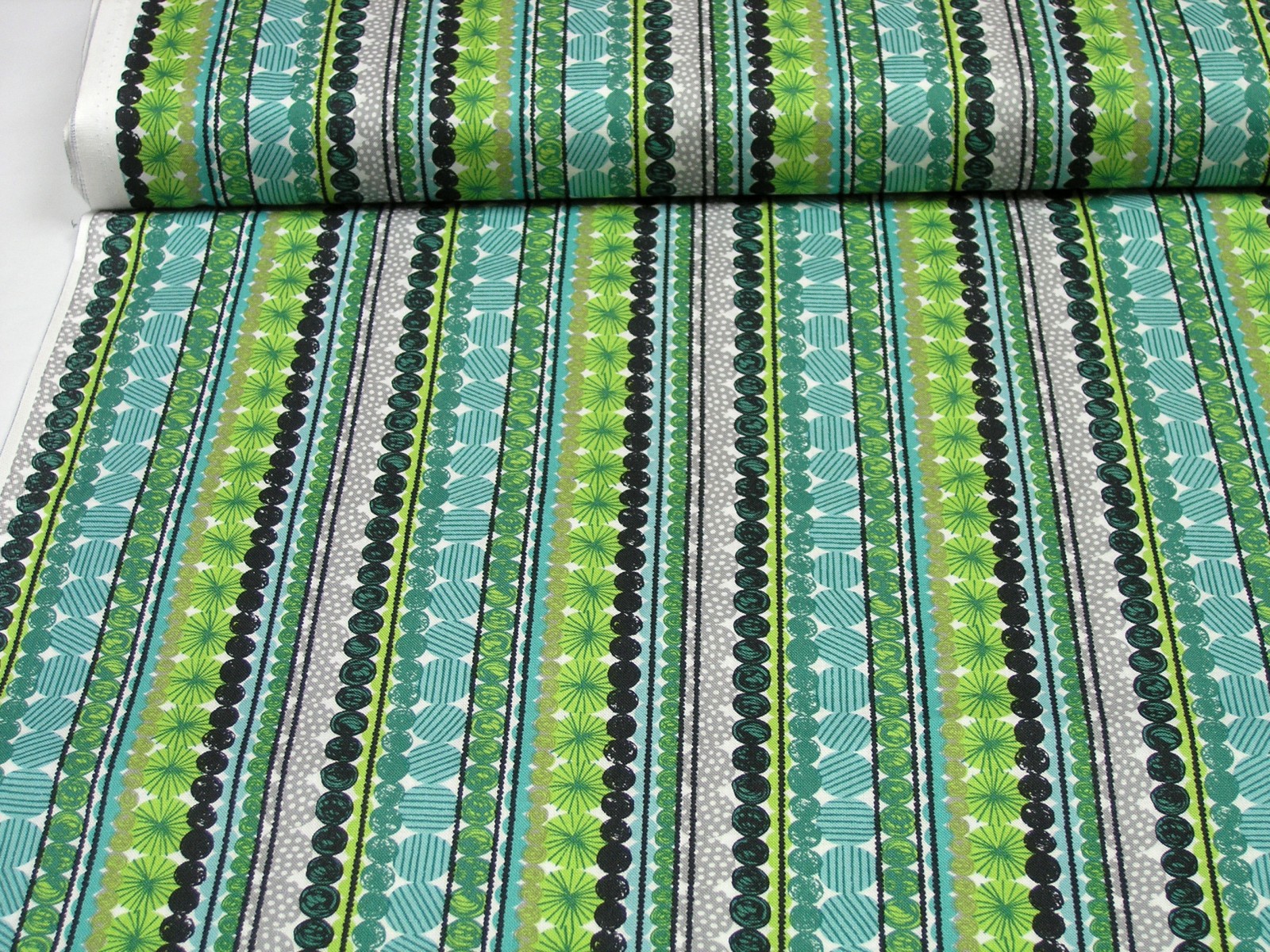 Blend Fabrics Cool Yule Dot Garland Green