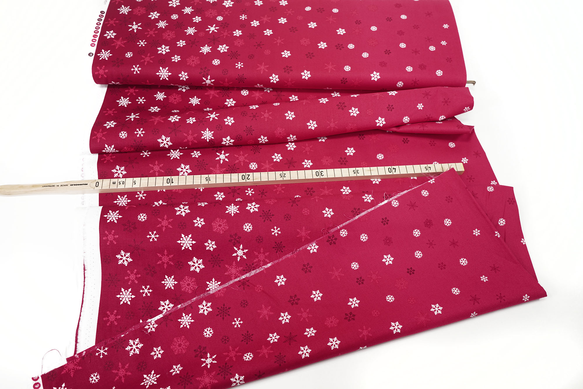 makower • Christmas 21 Scandi • Snowflake Ombre border red