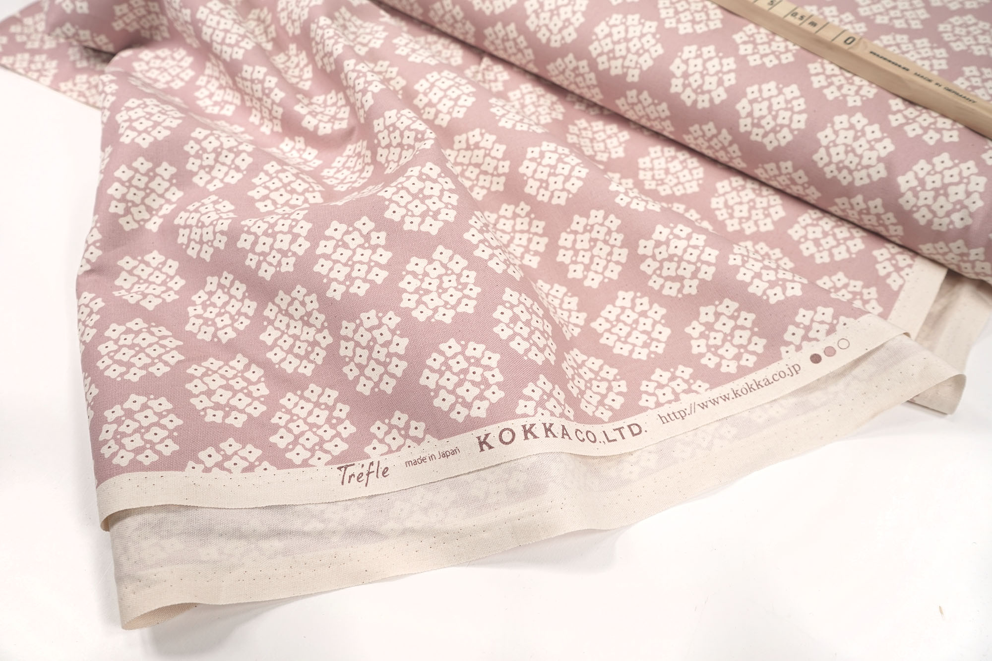 Kokka • Canvas • Teiban Pale Pink • unbleached