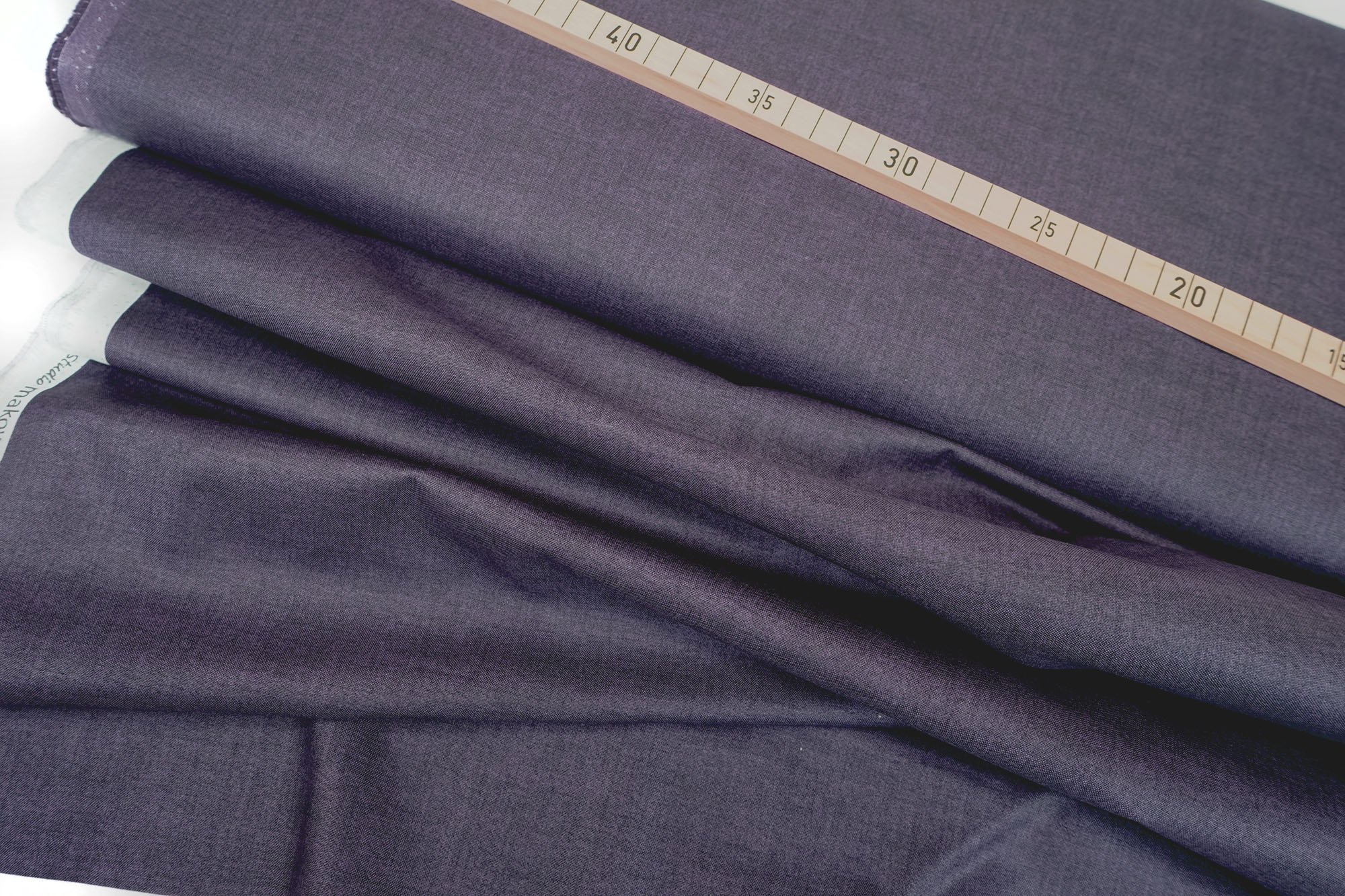 makower • Linen Texture • Aubergine 1473/L8