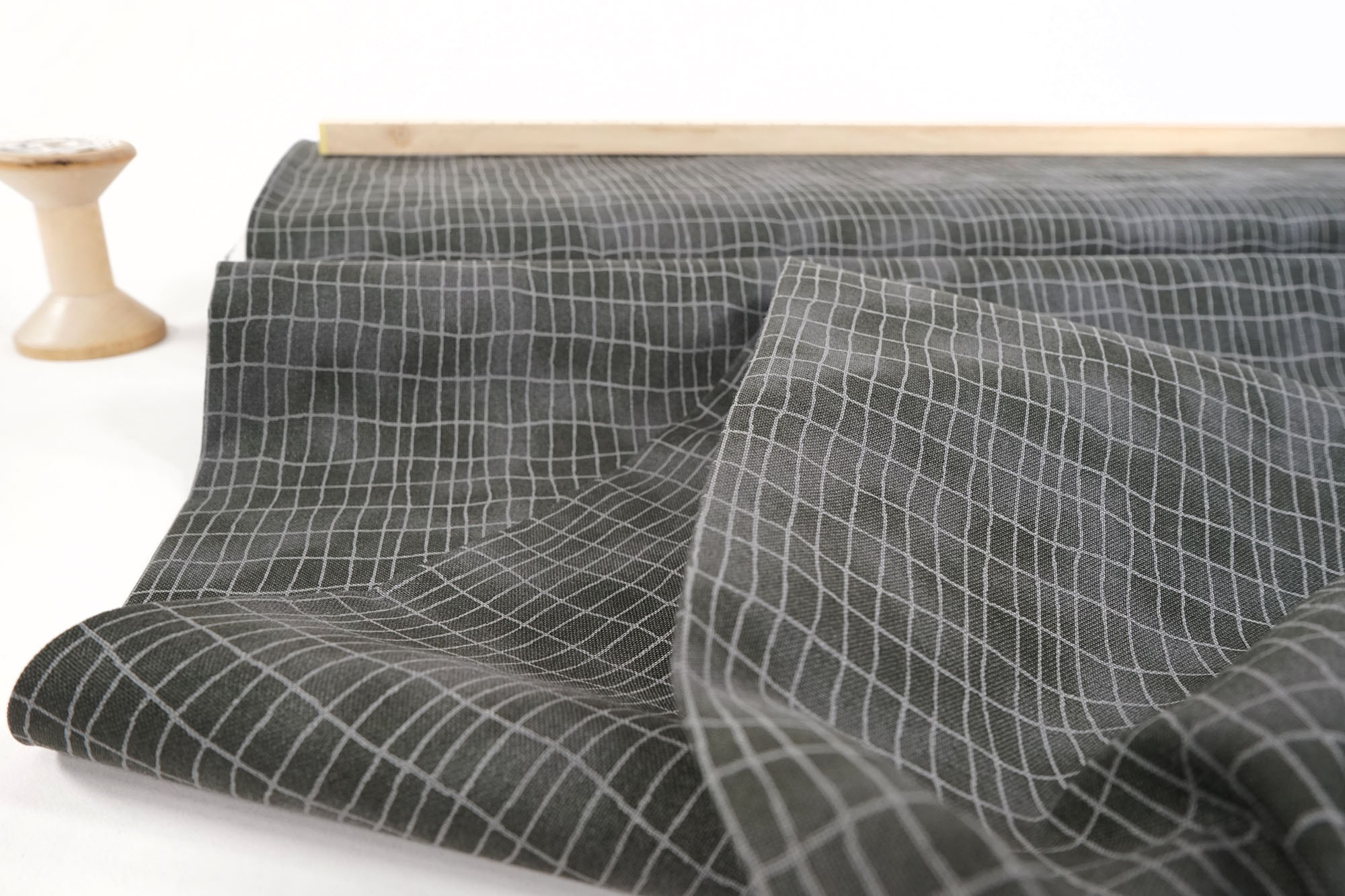 Quilters Combination • Gitterlinien auf graugrün