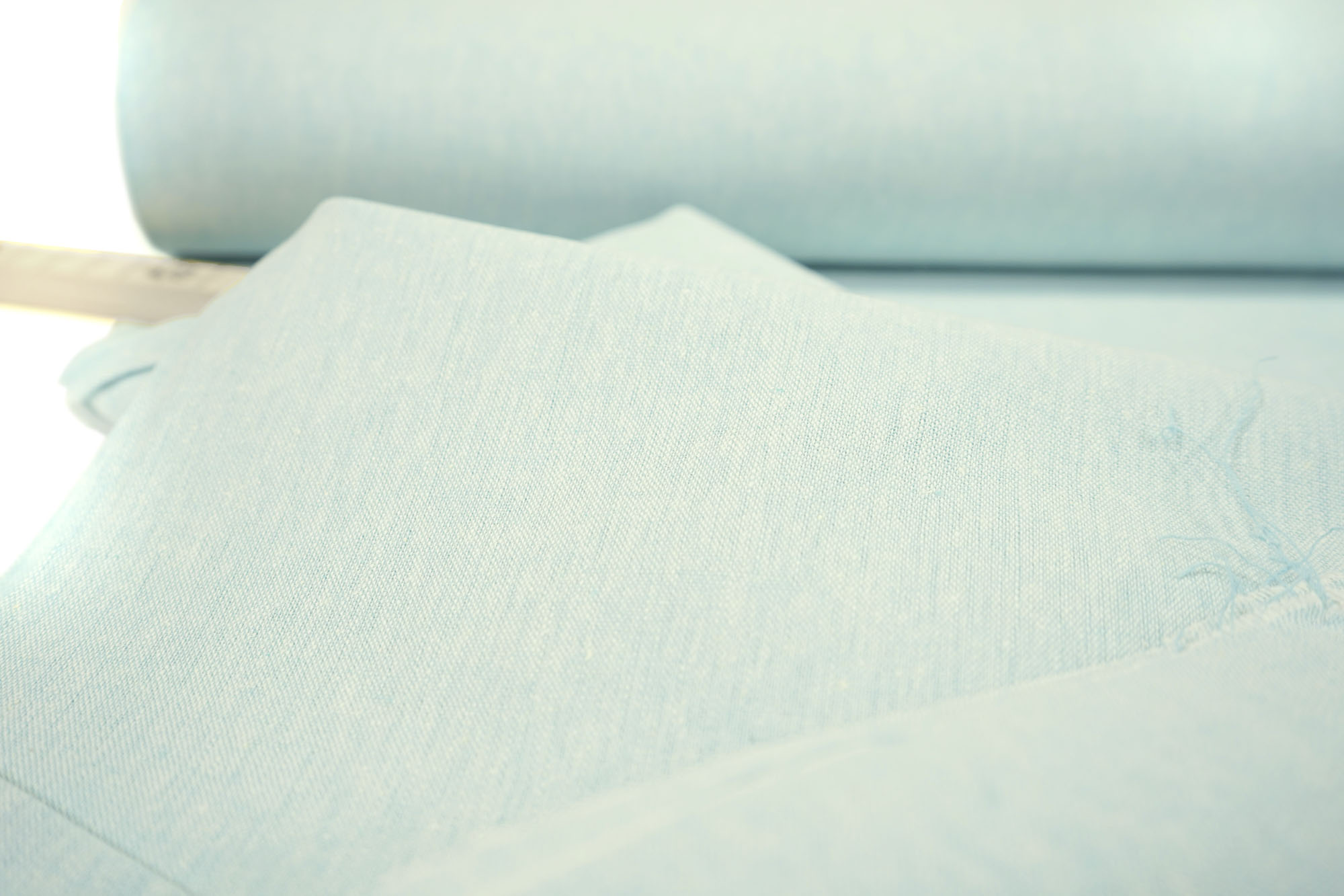 Robert Kaufman • Essex Yarn Dyed Linen • aqua