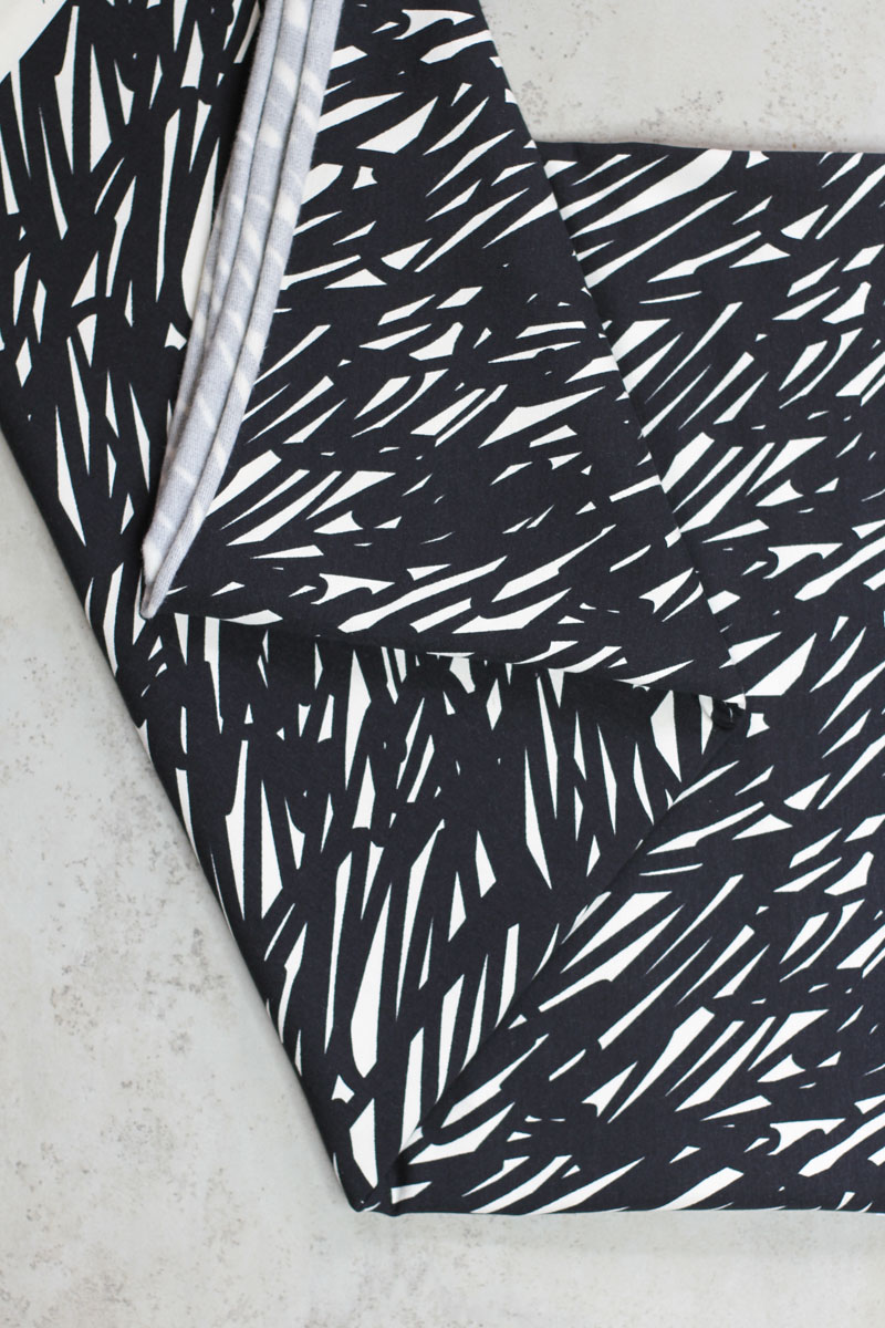 meet MILK • Sava Sweat Sketchy • black