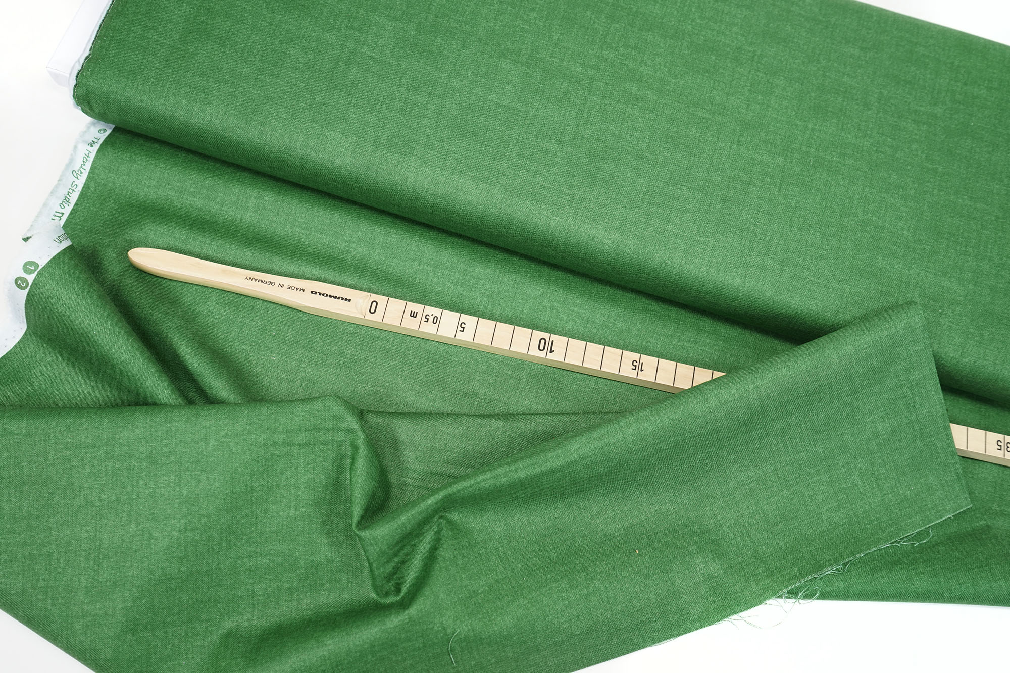 makower • Linen Texture • Grass 1473/G5