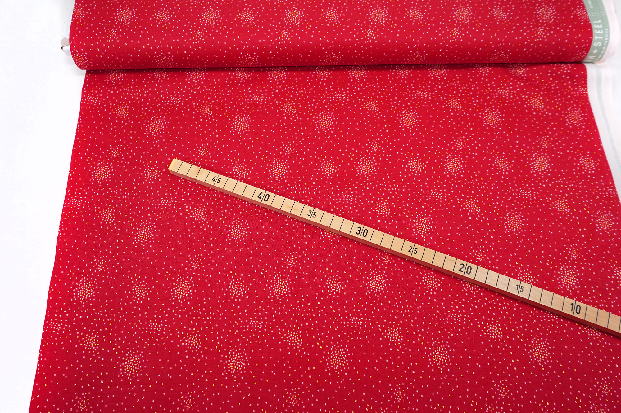 Cotton + Steel • Basics • Clusters • Ruby Metallic