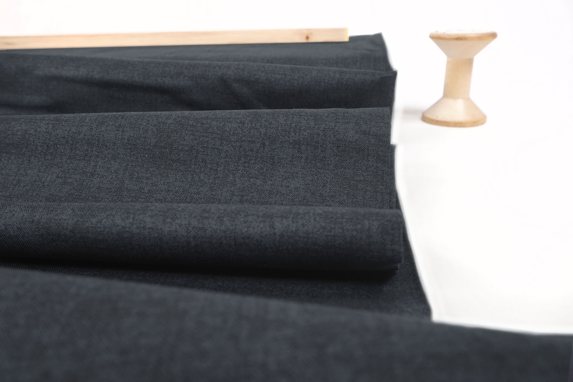 makower Linen Texture 60 Shades Black 1473X