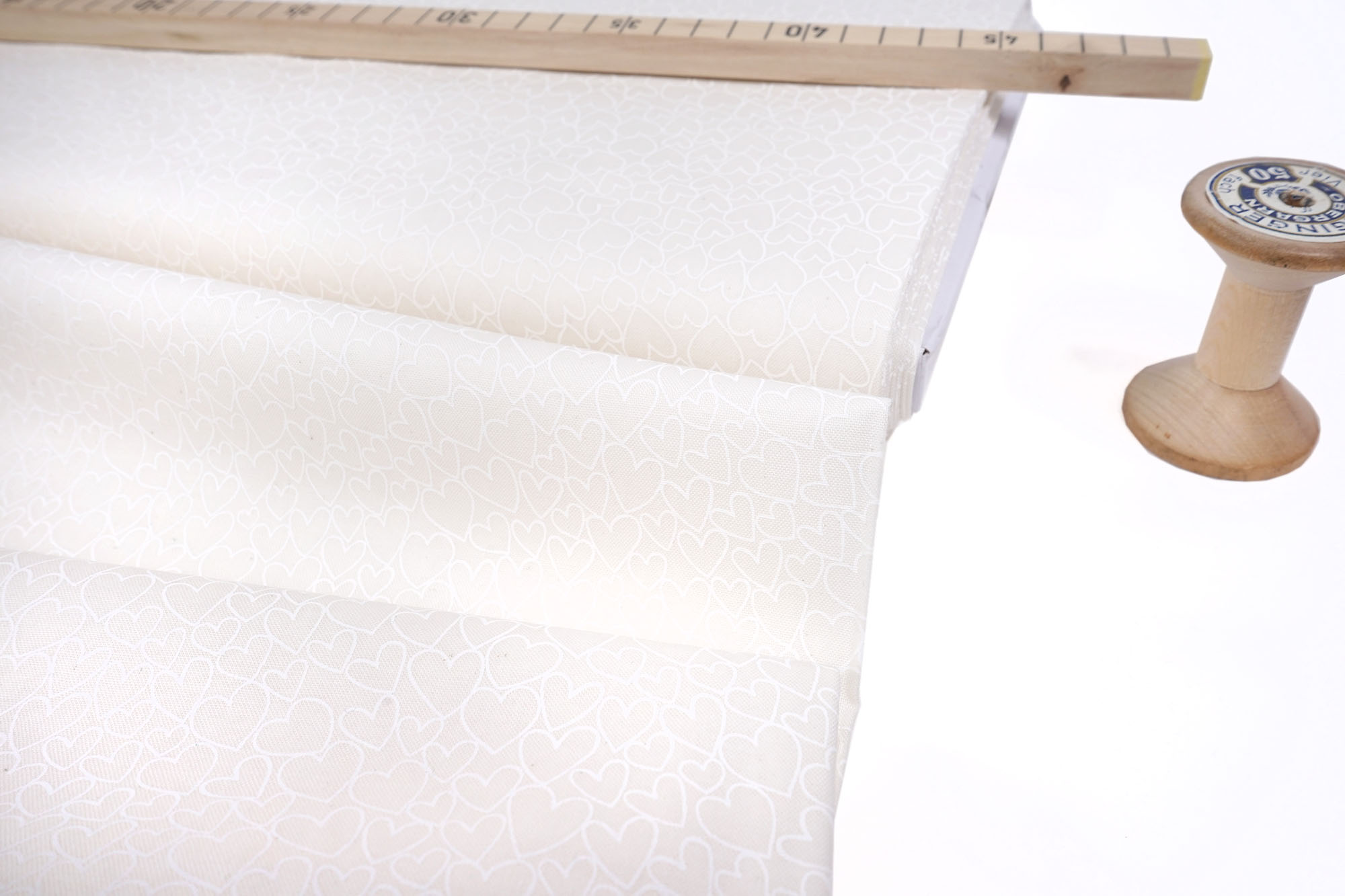 makower Essentials 30 SKU´s Hearts White 1909 W1