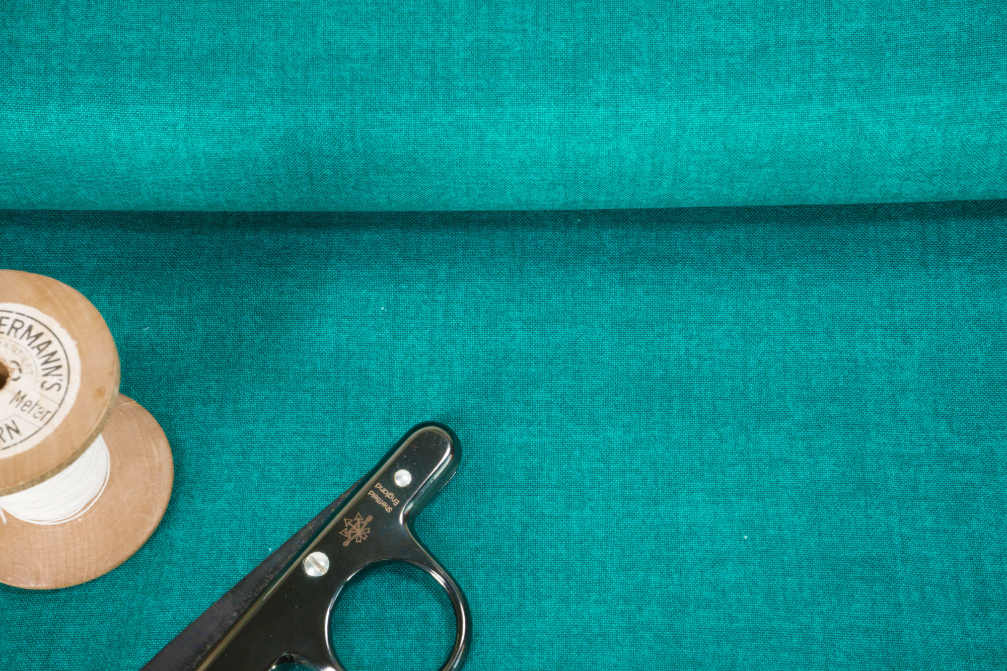 makower Linen Texture 60 Shades Turquoise 1473 T5