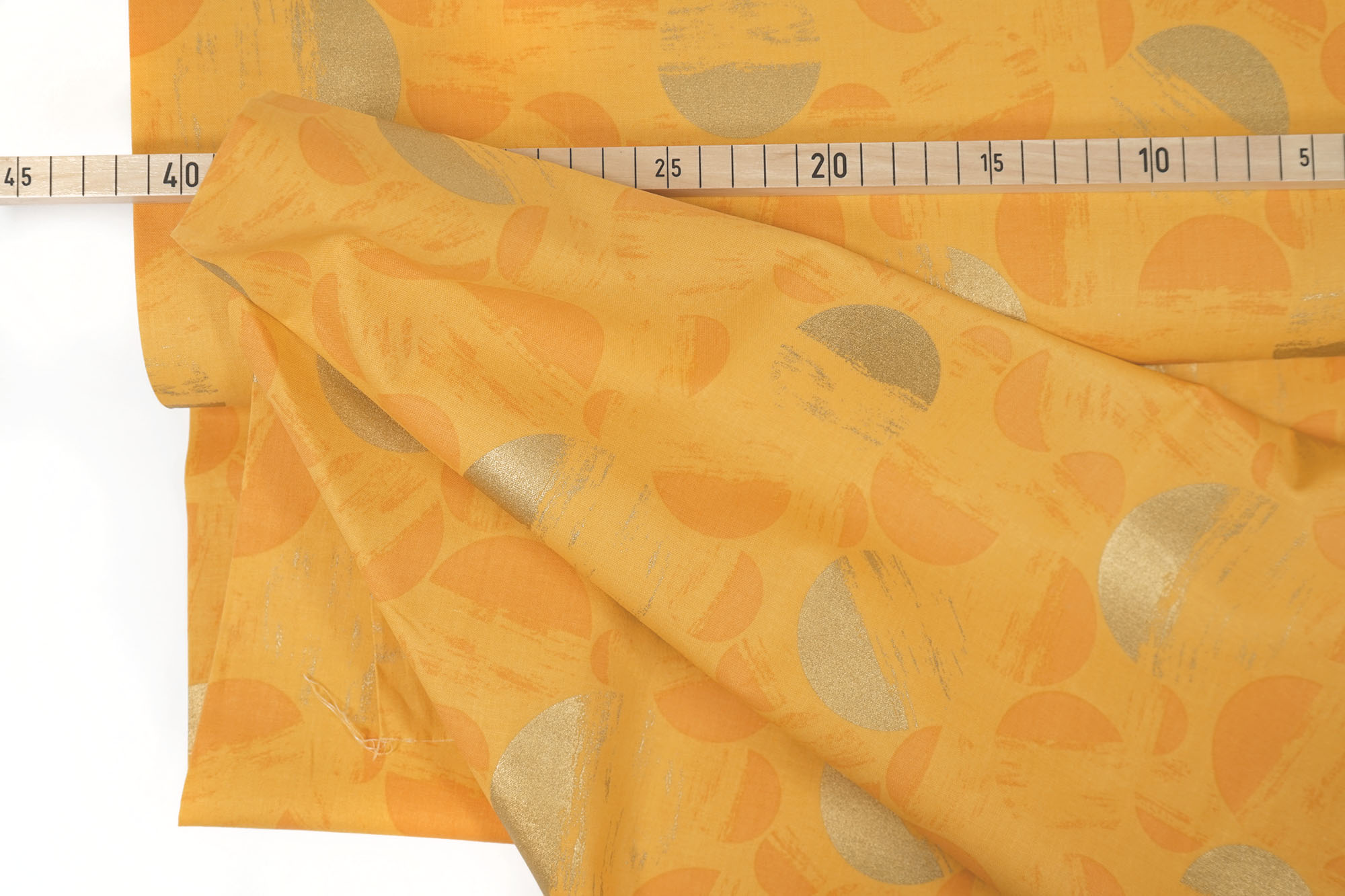Robert Kaufman • Wishwell Brushy Metallic • sunflower