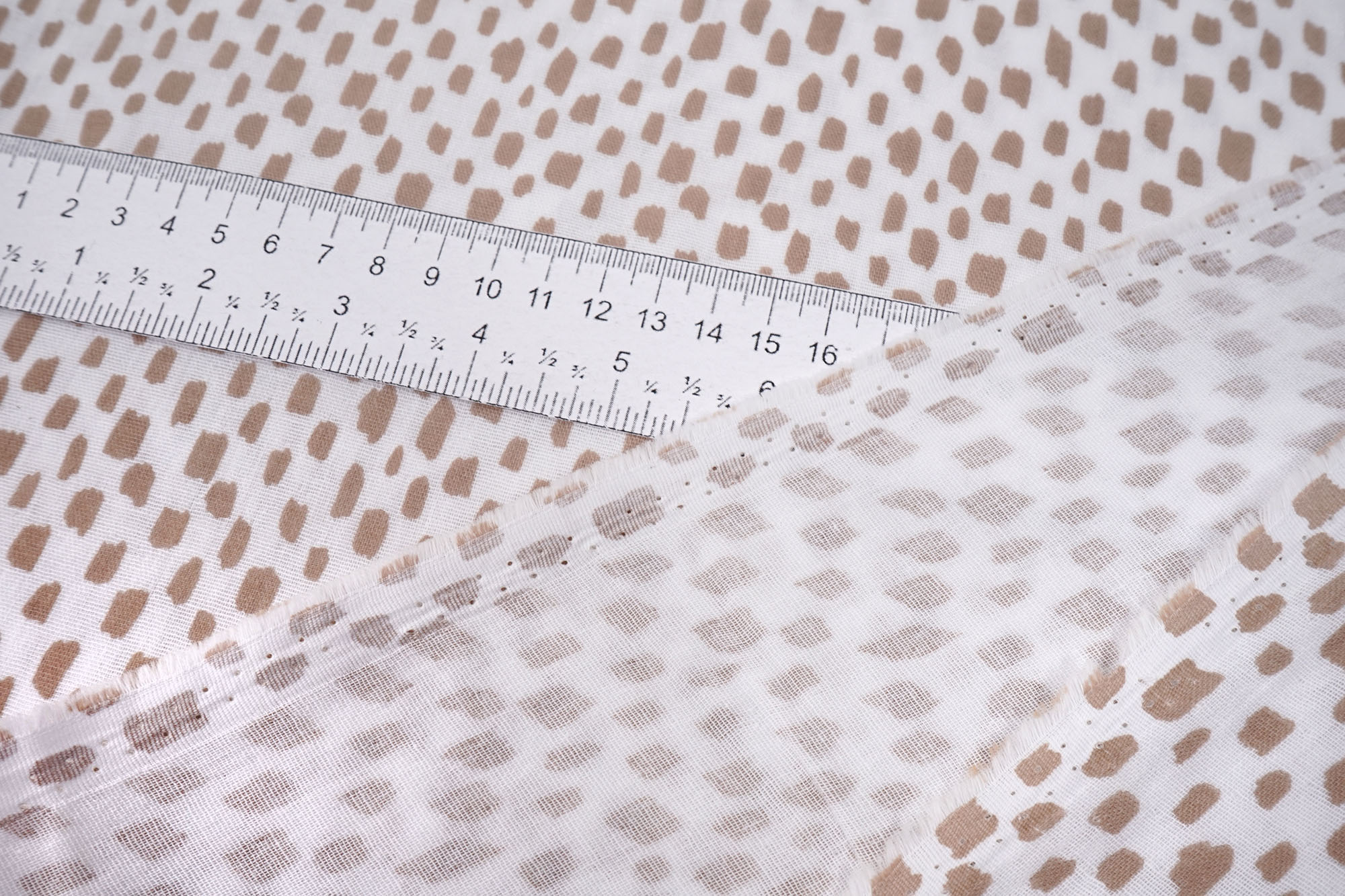 Bio-Musselin Double Gauze squares sand auf weiß