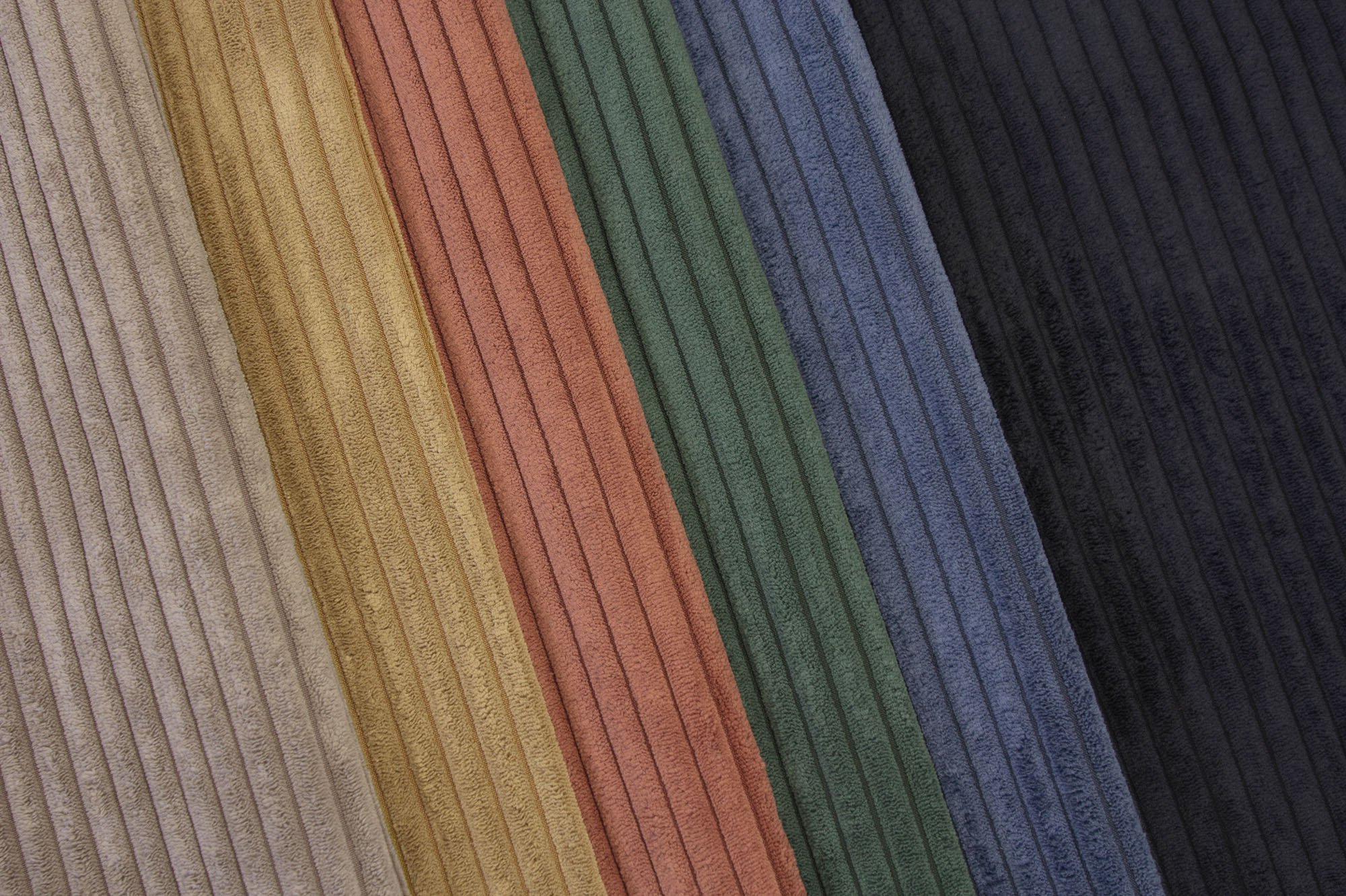 Breitcord • Cord Samt • Wanja • rauchblau