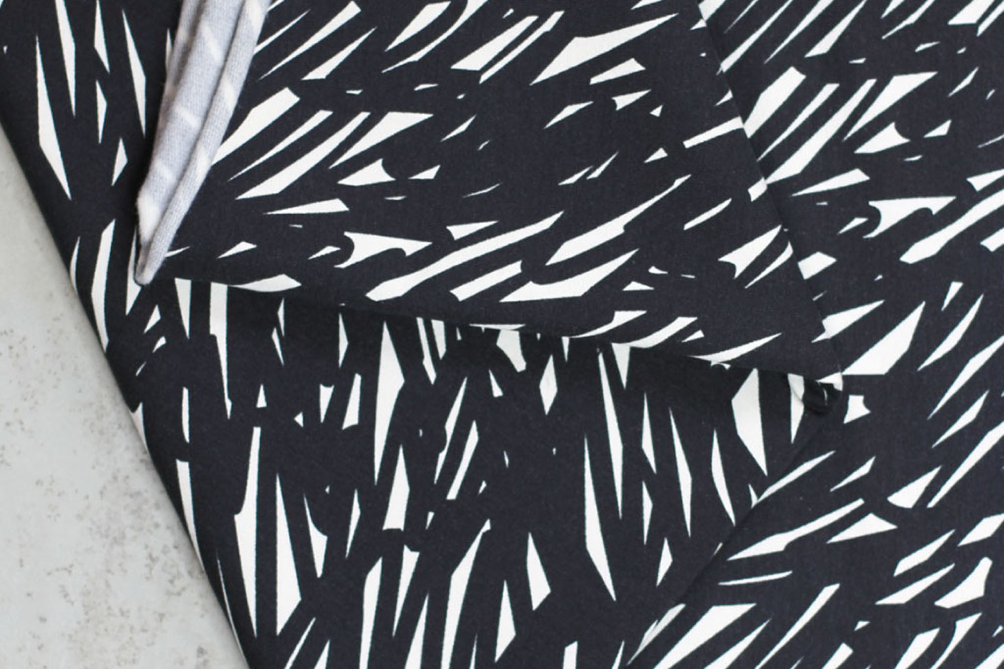 meet MILK • Sava Sweat Sketchy • black