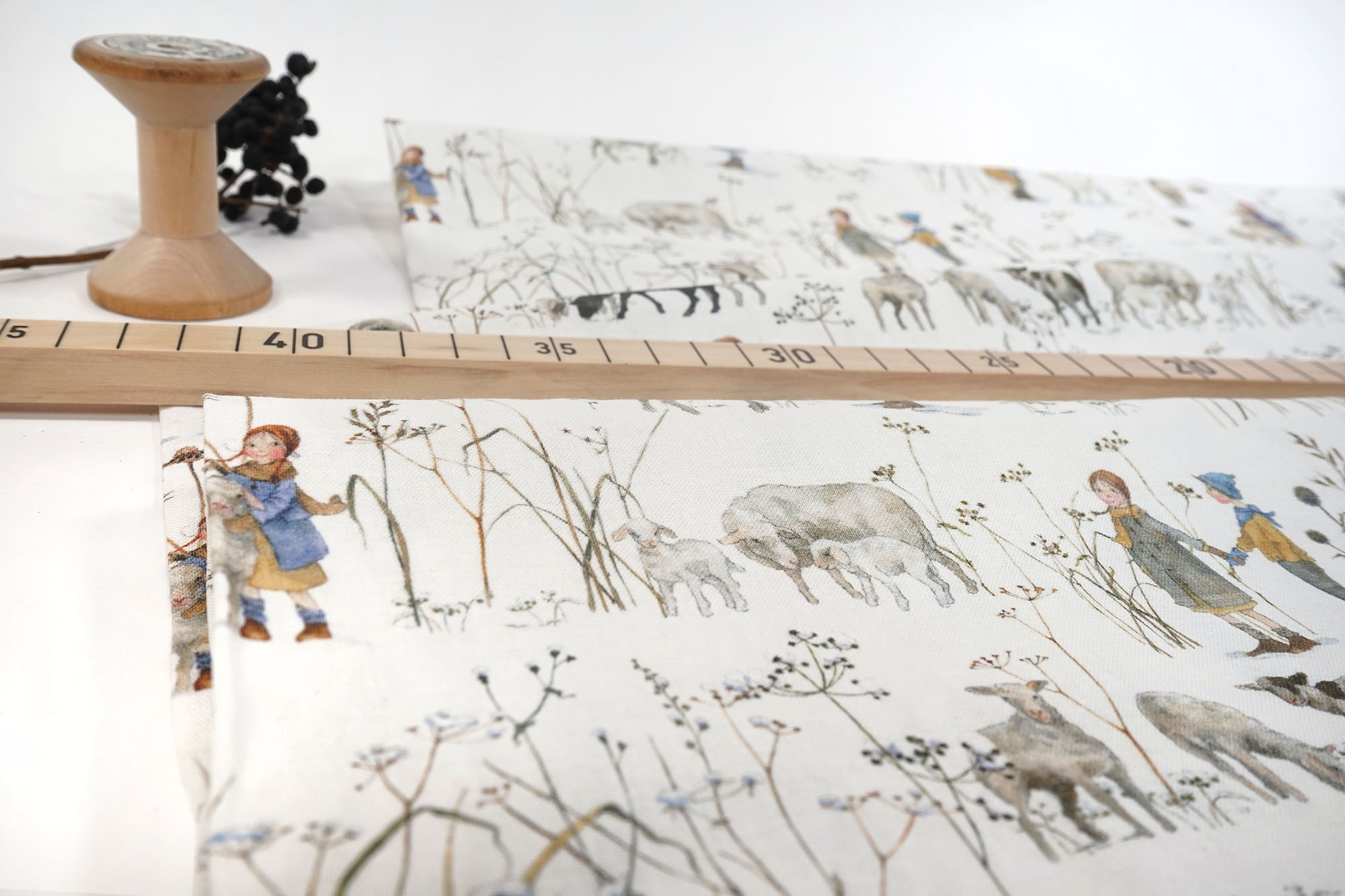 acufactum Baumwollstoff Winterkinder und Schafe by Daniela Drescher